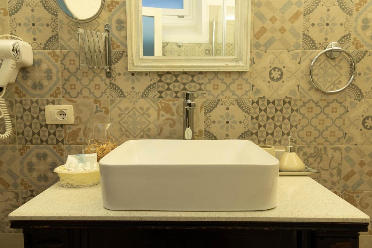 לצ'ה Cadelli Luxury Suite & Apartments מראה חיצוני תמונה